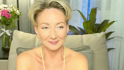 Snapshot of alexandrafix chatting on October 13, 1:03 pm Alexandra online show from October 13, 1:03 pm