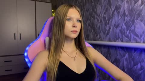 Alexia online show from July 22, 1:34 pm