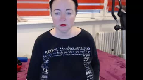 Snapshot of alexie33 chatting on January 18, 8:52 am alexie33 online show from January 18, 8:52 am