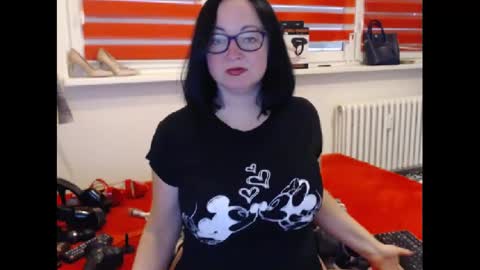 Snapshot of alexie33 chatting on February 26, 10:05 am alexie33 online show from February 26, 10:05 am
