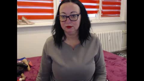 Snapshot of alexie33 chatting on February 18, 12:06 pm alexie33 online show from February 18, 12:06 pm