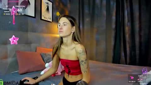 Snapshot of alexisl0ve chatting on October 19, 8:00 pm Alexis Mon Tue Wed Thu Fri 7 GMT 0100am-0700am online show from October 19, 8:00 pm