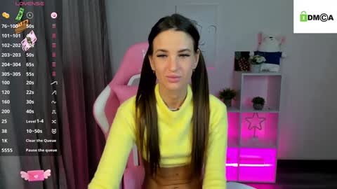 Snapshot of alexisl0ve chatting on December 23, 8:36 pm Alexis Mon Tue Wed Thu Fri 7 GMT 0100am-0700am online show from December 23, 8:36 pm