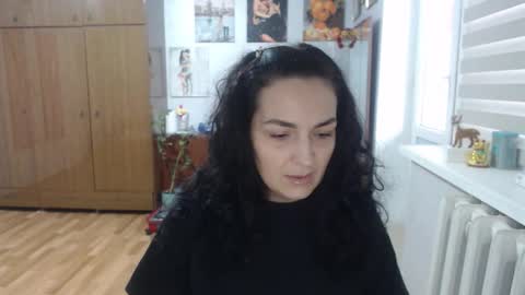 Snapshot of alexismillers chatting on October 8, 9:35 am AlexisMillers online show from October 8, 9:35 am
