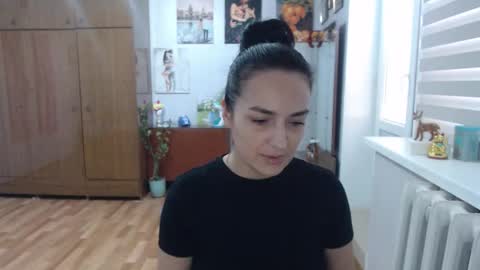 Snapshot of alexismillers chatting on September 13, 8:22 am AlexisMillers online show from September 13, 8:22 am