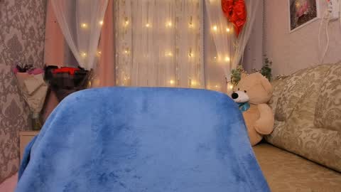 Snapshot of alexissadele chatting on December 28, 1:08 am Amely online show from December 28, 1:08 am
