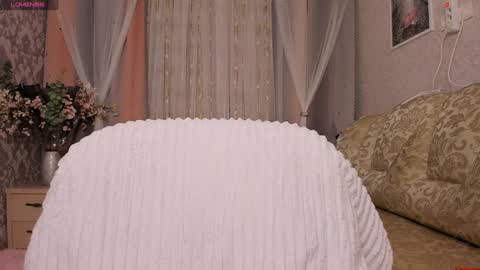 Snapshot of alexissadele chatting on January 31, 1:22 am Amely online show from January 31, 1:22 am