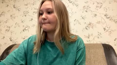 Snapshot of alfrediacancer chatting on October 7, 11:25 am Kate online show from October 7, 11:25 am