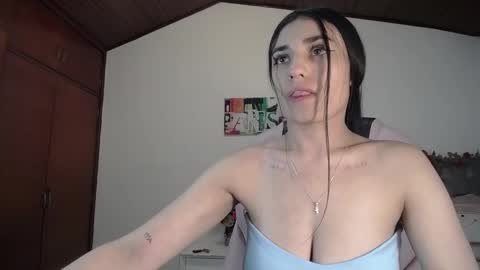 Snapshot of alheli_16 chatting on December 4, 12:58 pm Alheli online show from December 4, 12:58 pm