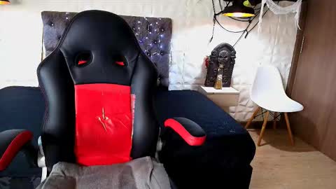 ali_dl online show from November 3, 9:19 pm