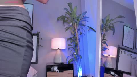 Snapshot of alia_rodriguez_ chatting on December 9, 11:13 pm Alia Rodriguez online show from December 9, 11:13 pm