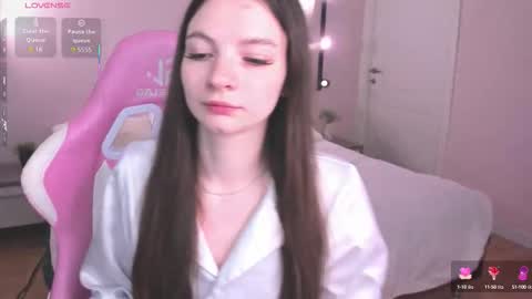 Snapshot of alic_black chatting on October 8, 1:21 am alic_black online show from October 8, 1:21 am