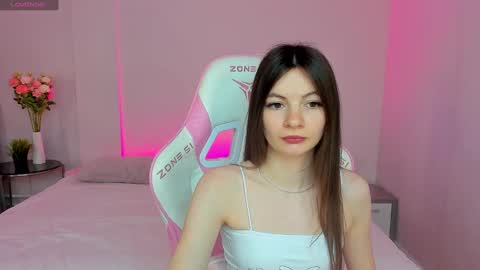 Snapshot of alic_black chatting on February 17, 12:43 am alic_black online show from February 17, 12:43 am