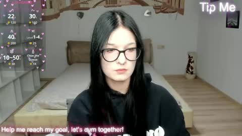 Alica online show from November 6, 1:06 pm