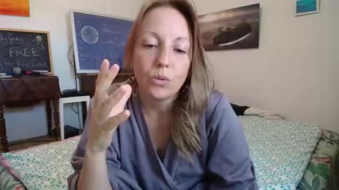 Snapshot of alice8363 chatting on September 17, 8:56 am Alice online show from September 17, 8:56 am