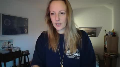 Alice online show from November 15, 7:42 am