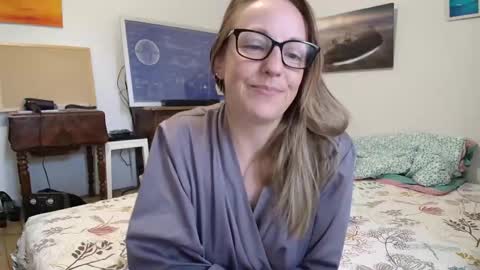 Snapshot of alice8363 chatting on October 10, 4:12 pm Alice online show from October 10, 4:12 pm