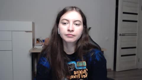Snapshot of alice_________________________ chatting on March 10, 8:23 pm Alice online show from March 10, 8:23 pm