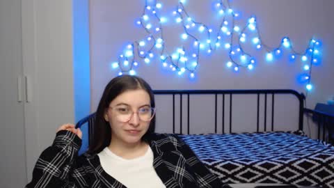 Snapshot of alice_________________________ chatting on December 21, 6:55 pm Alice online show from December 21, 6:55 pm