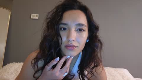 Snapshot of alice_bane chatting on January 15, 10:24 pm A R Y A T I A online show from January 15, 10:24 pm