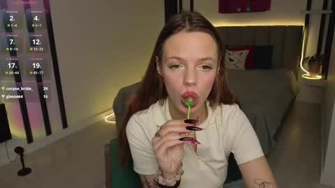 Snapshot of alice_delaney chatting on September 27, 11:01 pm Alice online show from September 27, 11:01 pm