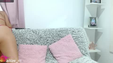 Snapshot of alice_dussan_ chatting on February 24, 10:03 pm alice online show from February 24, 10:03 pm
