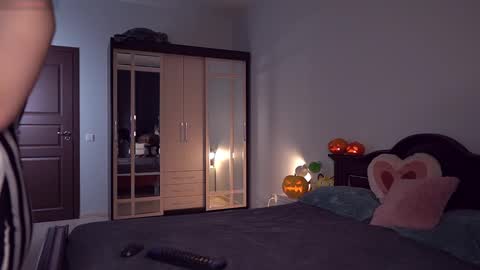 DONT YOU DARE NOT SEEING MY BIRTHDAY STREAM NOVEMBER 12 ILL BE 21 1400 GMT-5  CHECK MY LOVENSE WISHLIST online show from October 31, 8:13 pm