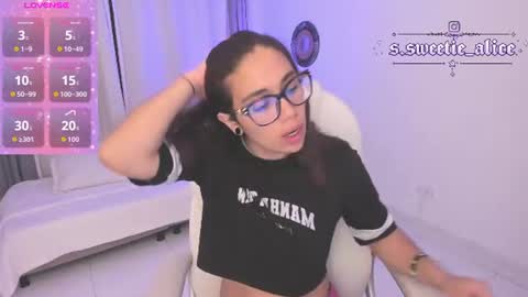alice_elare online show from July 26, 4:20 am