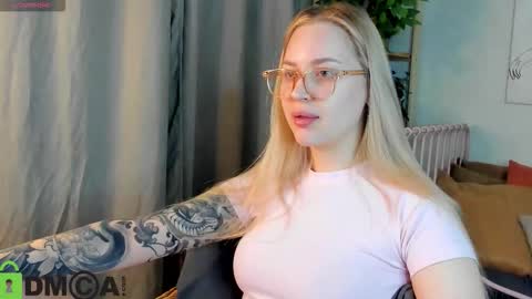 Alice online show from December 1, 10:56 pm