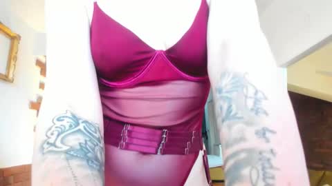 Snapshot of alice_ginger chatting on September 25, 6:12 am Hello im Alice online show from September 25, 6:12 am