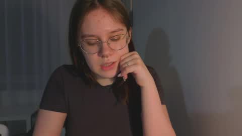 Alice online show from March 29, 3:22 pm