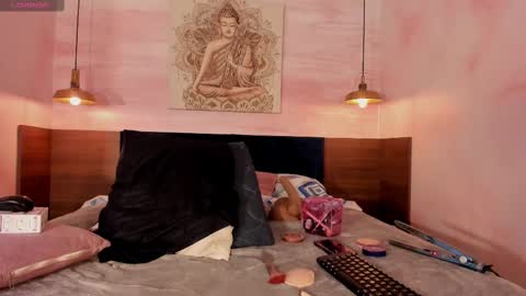 Snapshot of alice_simpson1 chatting on January 6, 11:51 am alice_simpson1 online show from January 6, 11:51 am