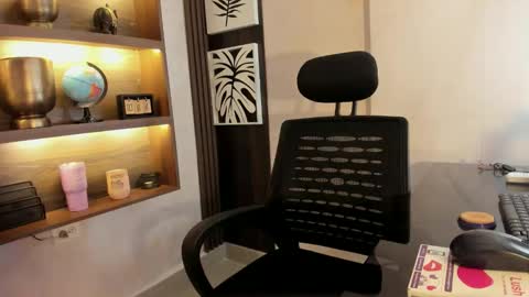 Snapshot of alice_simpson1 chatting on October 5, 12:10 pm alice_simpson1 online show from October 5, 12:10 pm