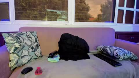 Snapshot of alice_simpson1 chatting on October 13, 11:46 am alice_simpson1 online show from October 13, 11:46 am