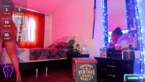 Snapshot of alice_snow_ chatting on October 16, 6:43 pm Alice online show from October 16, 6:43 pm