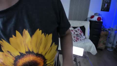 Snapshot of alice_star7 chatting on March 12, 11:22 pm Alice online show from March 12, 11:22 pm