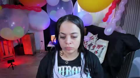 Snapshot of alice_star7 chatting on January 14, 2:22 pm Alice online show from January 14, 2:22 pm