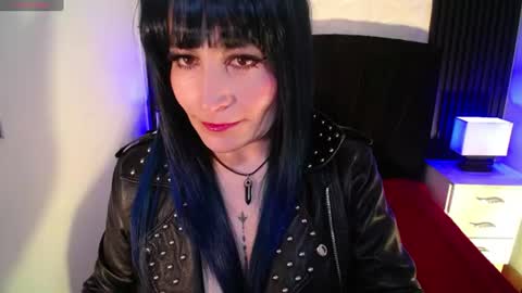 Alice online show from June 12, 7:55 pm