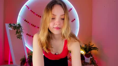 Snapshot of alice_tucci chatting on February 14, 6:34 am Alice online show from February 14, 6:34 am