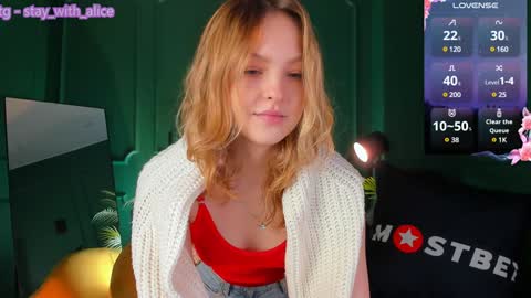 Snapshot of alice_tucci chatting on December 4, 1:53 pm Alice online show from December 4, 1:53 pm