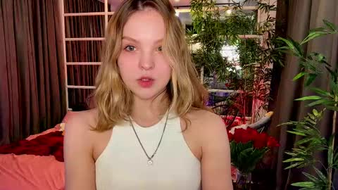 Snapshot of alice_tucci chatting on March 11, 9:04 pm Alice online show from March 11, 9:04 pm