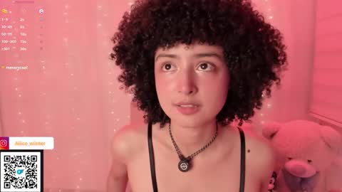 Snapshot of alice_wiinter chatting on September 30, 6:24 pm Alice online show from September 30, 6:24 pm