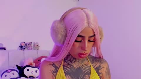 Snapshot of alicee_0 chatting on September 25, 7:23 pm Alice online show from September 25, 7:23 pm