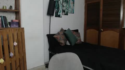 alicee_logan_ online show from March 6, 3:45 am