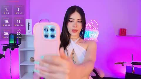 Snapshot of alicee_vixen chatting on October 18, 1:03 pm Alice online show from October 18, 1:03 pm
