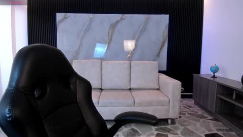 aliceebroownn online show from March 30, 7:46 pm