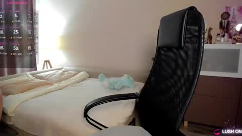 Daniella online show from January 19, 5:14 am