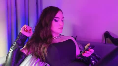 alicejameson online show from November 30, 9:30 pm