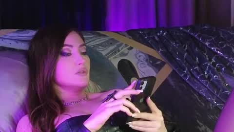 Snapshot of alicejameson chatting on September 12, 10:06 pm alicejameson online show from September 12, 10:06 pm
