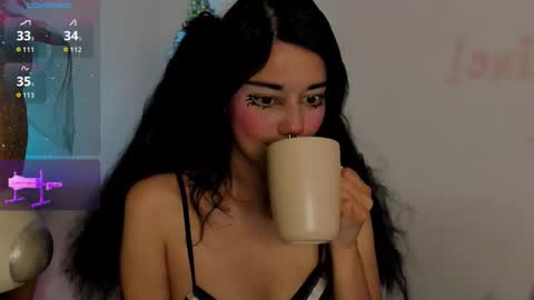 Snapshot of alicekingdom chatting on October 19, 12:23 am Alicekingdom online show from October 19, 12:23 am